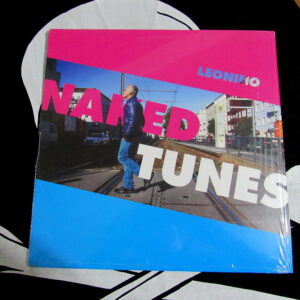 NAKED TUNES - Leonino