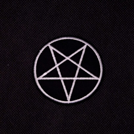 Parche bordado pentagrama invertido